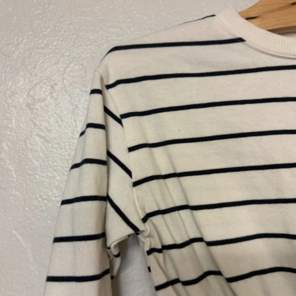 Zara follow us